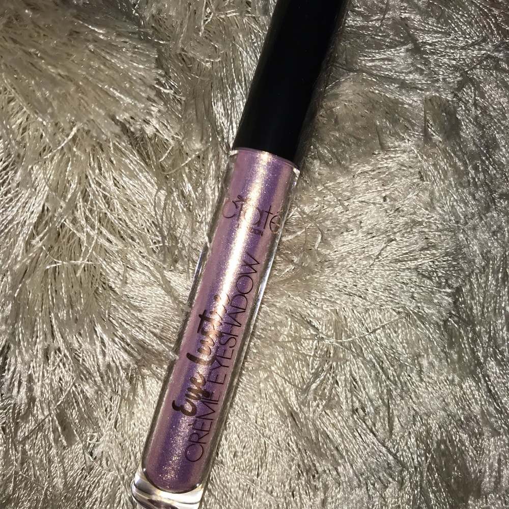 Creme eyeshadow